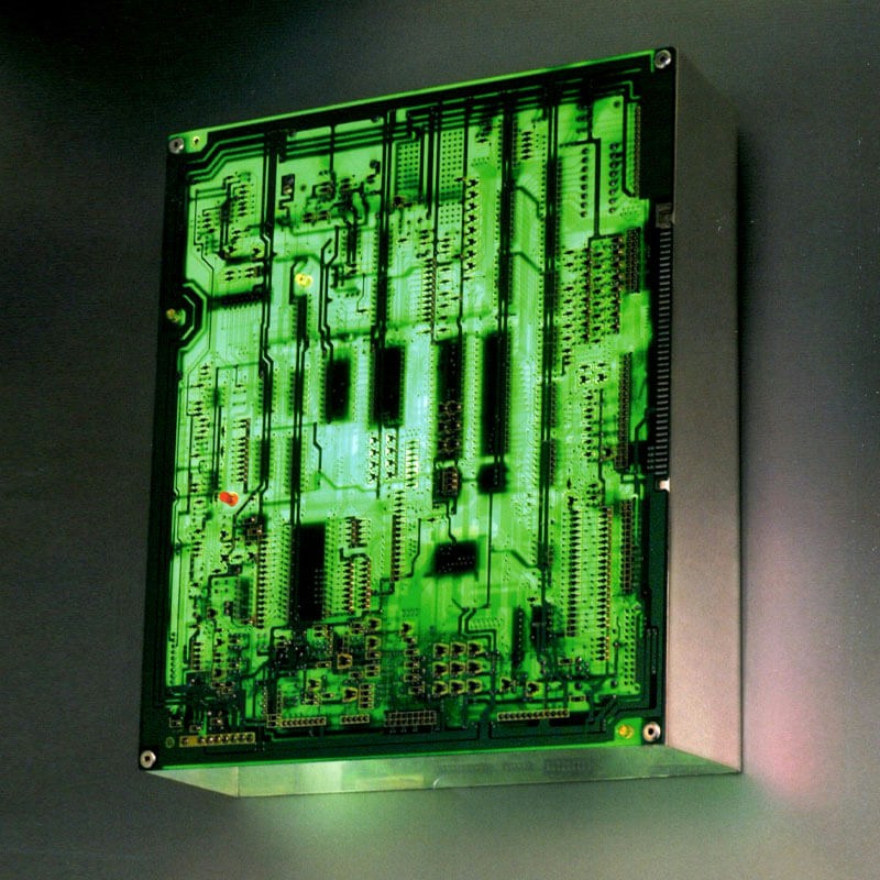 Dieses alte Mainboard wurde in eine atmosphärische Lampe verwandelt | Credit: google.com