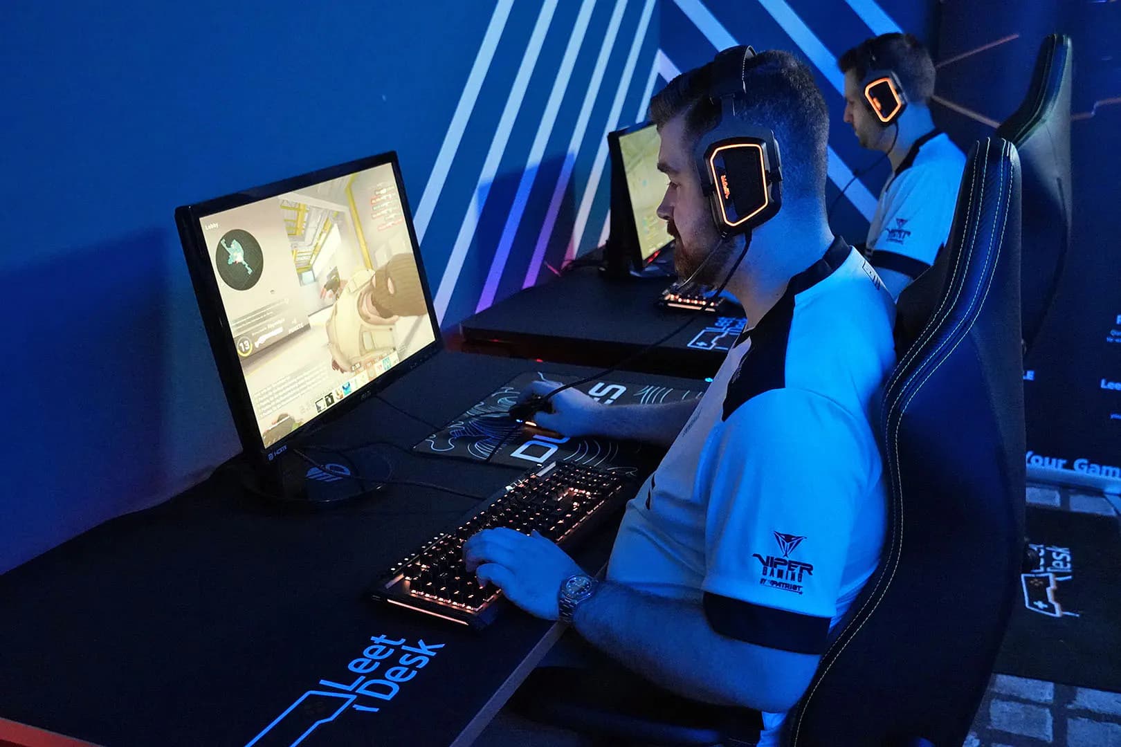 Epic Dudes sponsored by LeetDesk play CS:GO