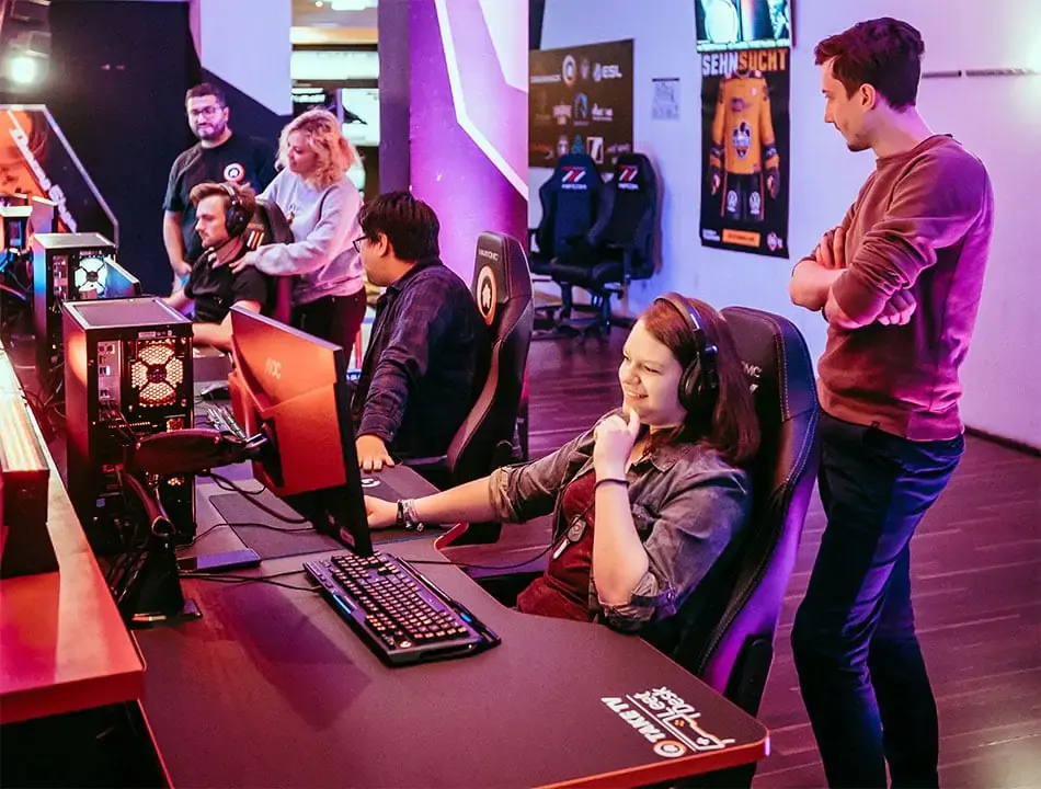 LeetDesk equips Taketv with new desk