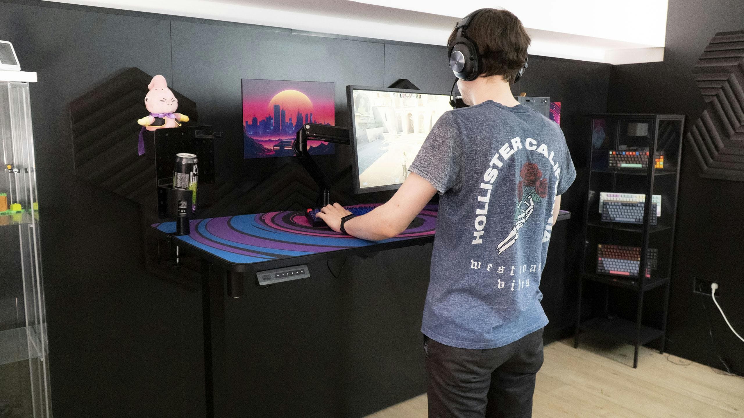 leetdesk gaming desk in black electronically height adjustable budget friendly
