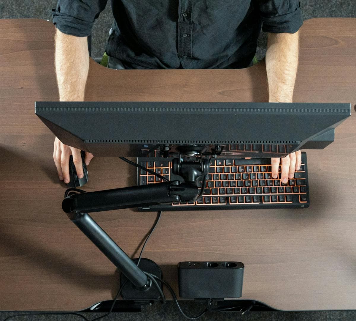 LeetDesk Pro Darkwood with cockpit cutout for comfortable gaming
