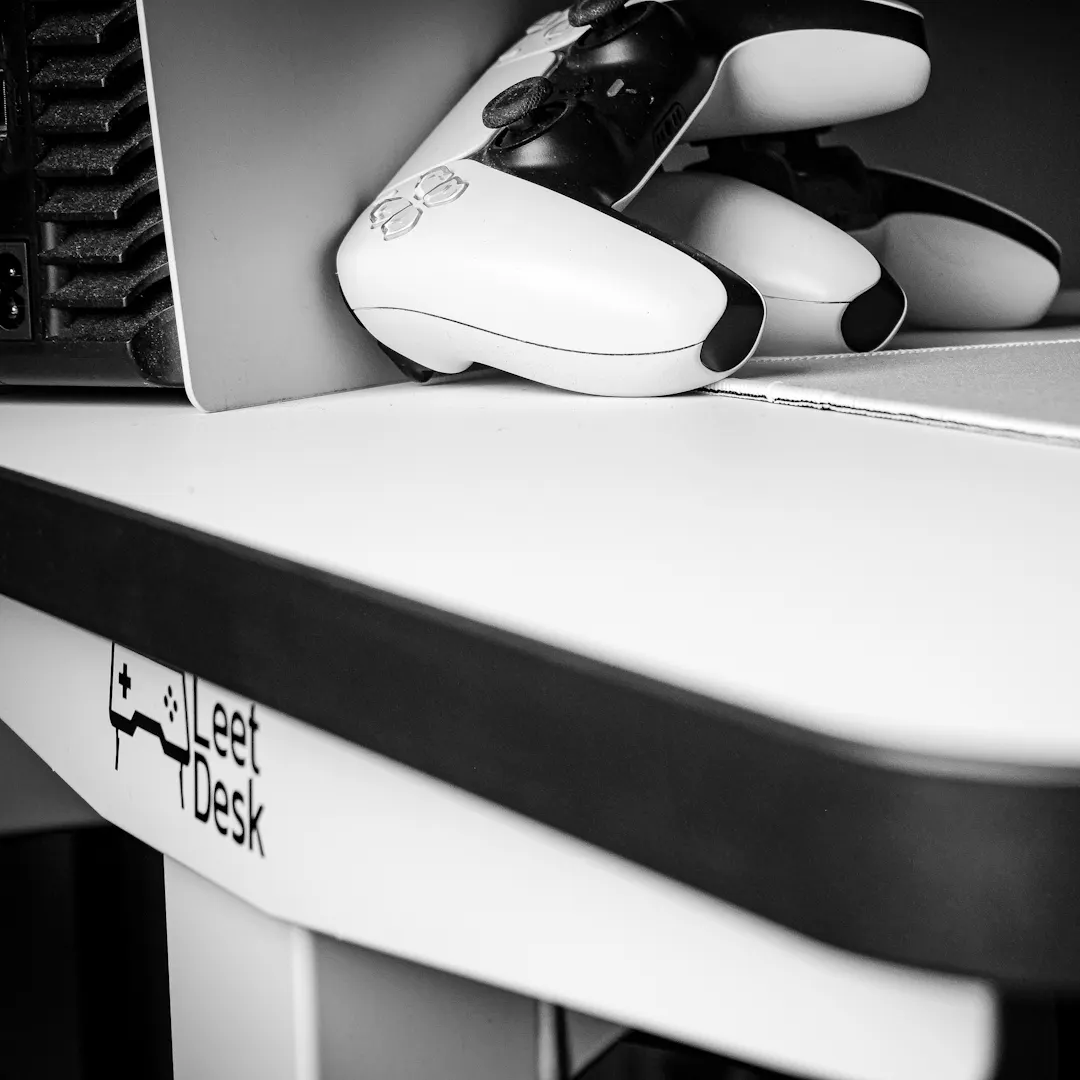 High-quality height-adjusdesk desks for gaming and office