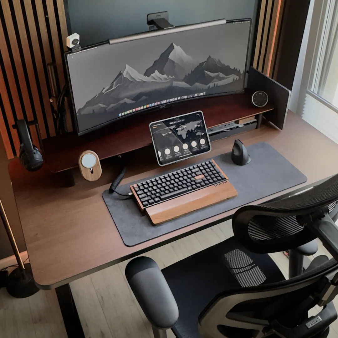 wooden gaming desk from leetdesk with full setup