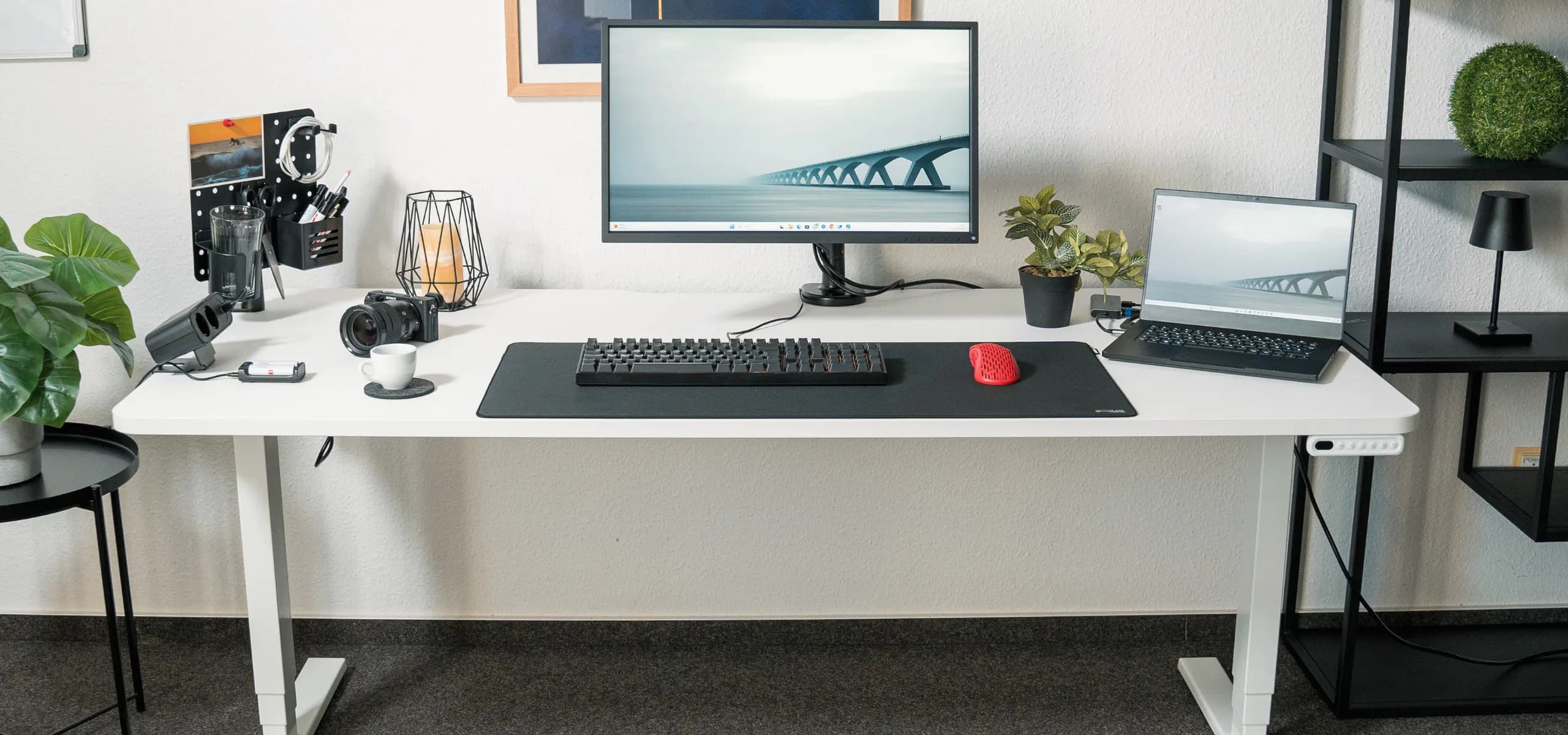 LeetDesk Pro Light Gaming Tisch Höhenverstellbarer Schreibtisch weiss