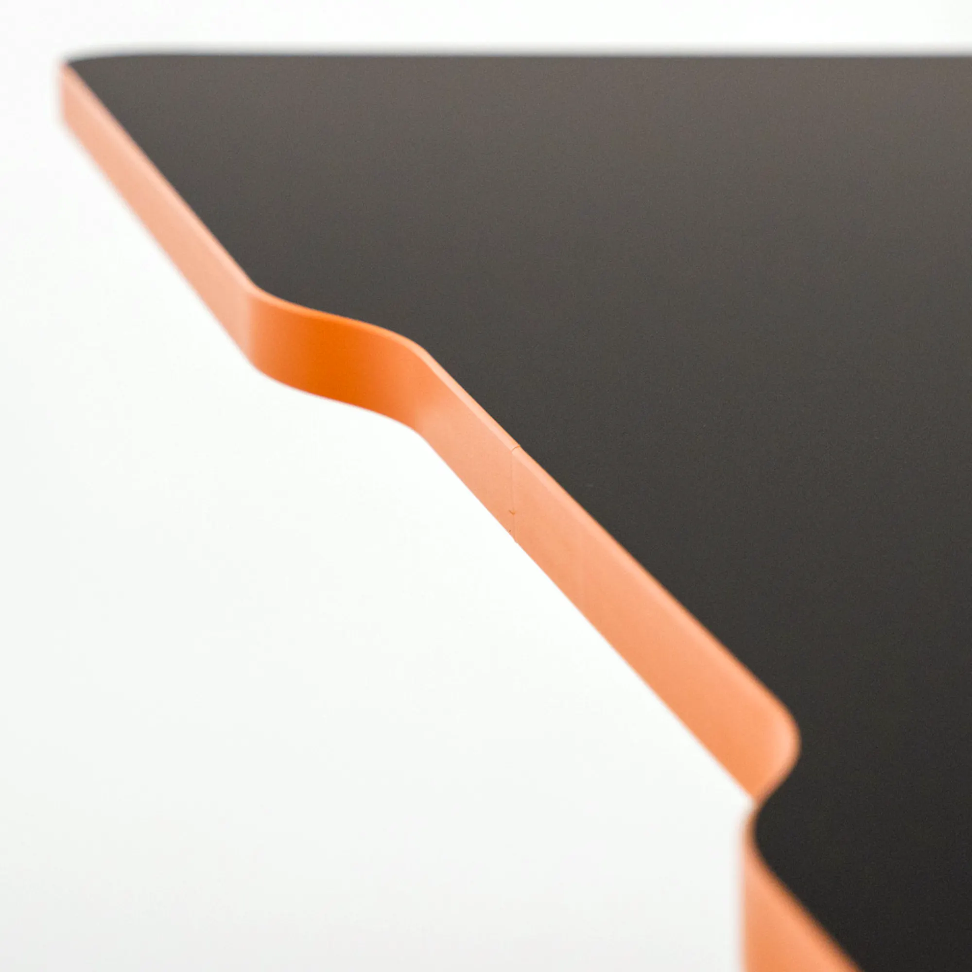 Height-adjustable LeetDesk Pro desk with rear cable cutout