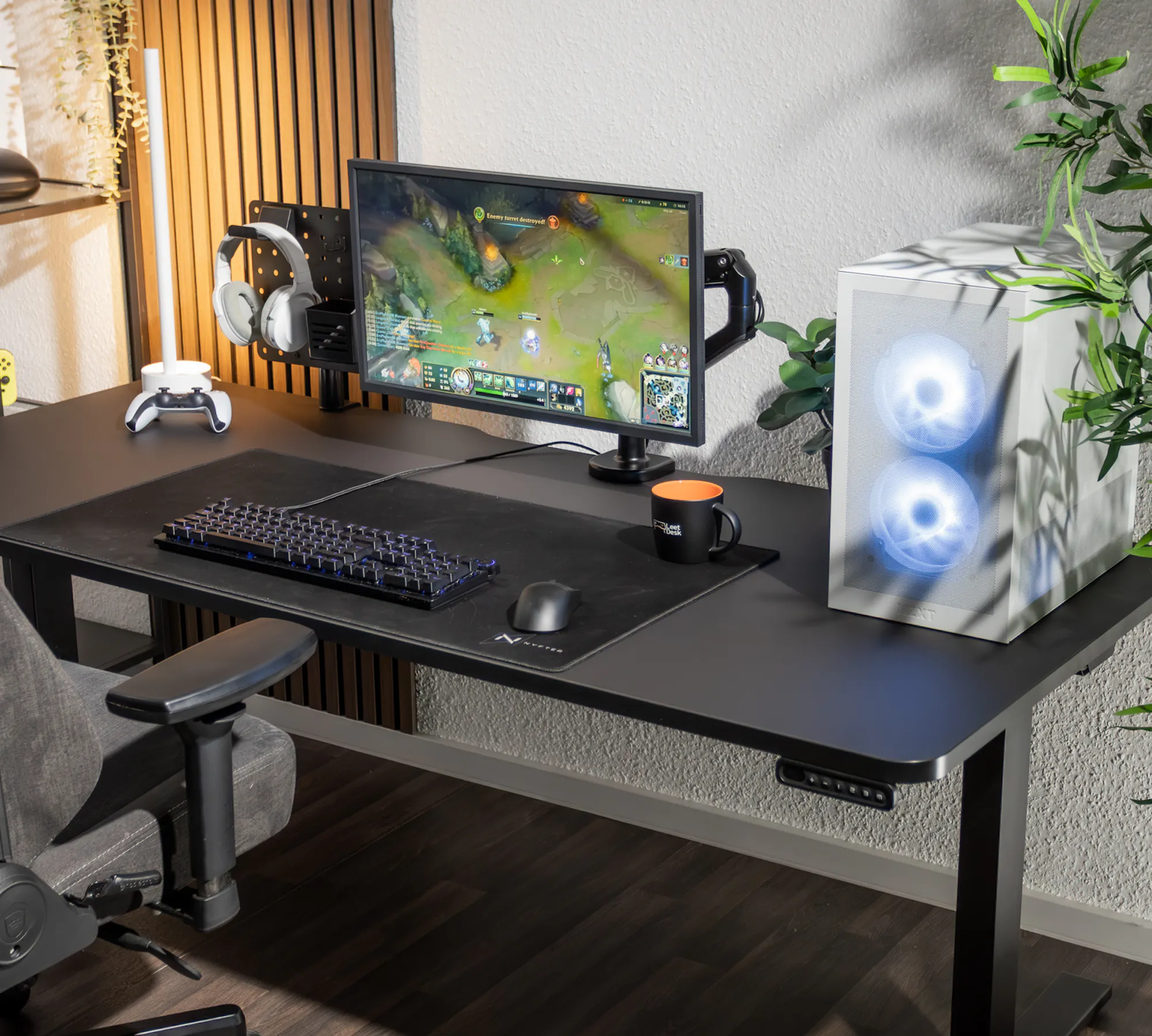 LeetDesk Pro Gaming Tisch in schwarz elektrisch höhenverstellbar 180 x 80 cm