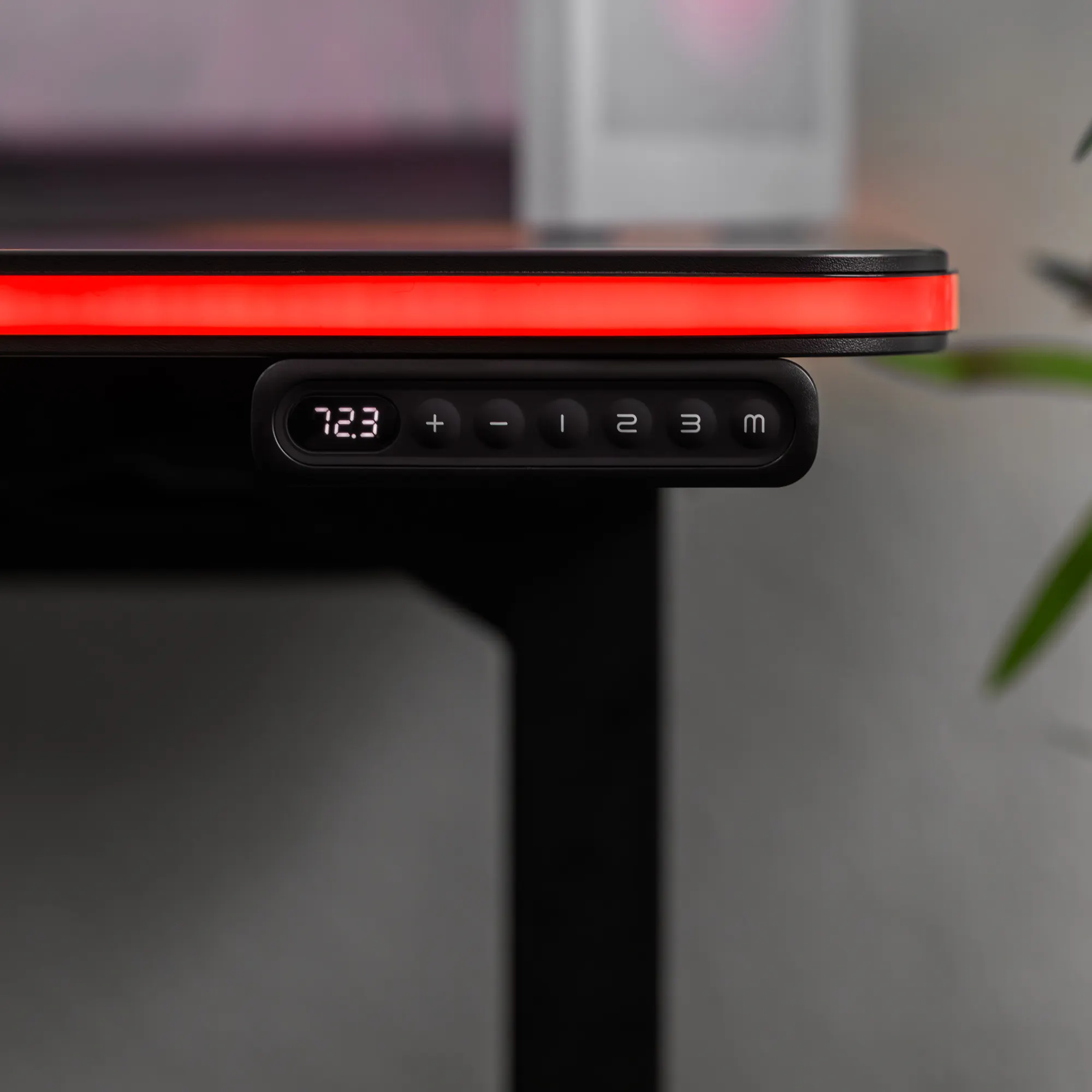 the frame of all standing gaming desks from leetdesk move fast, silently and smoothly.
