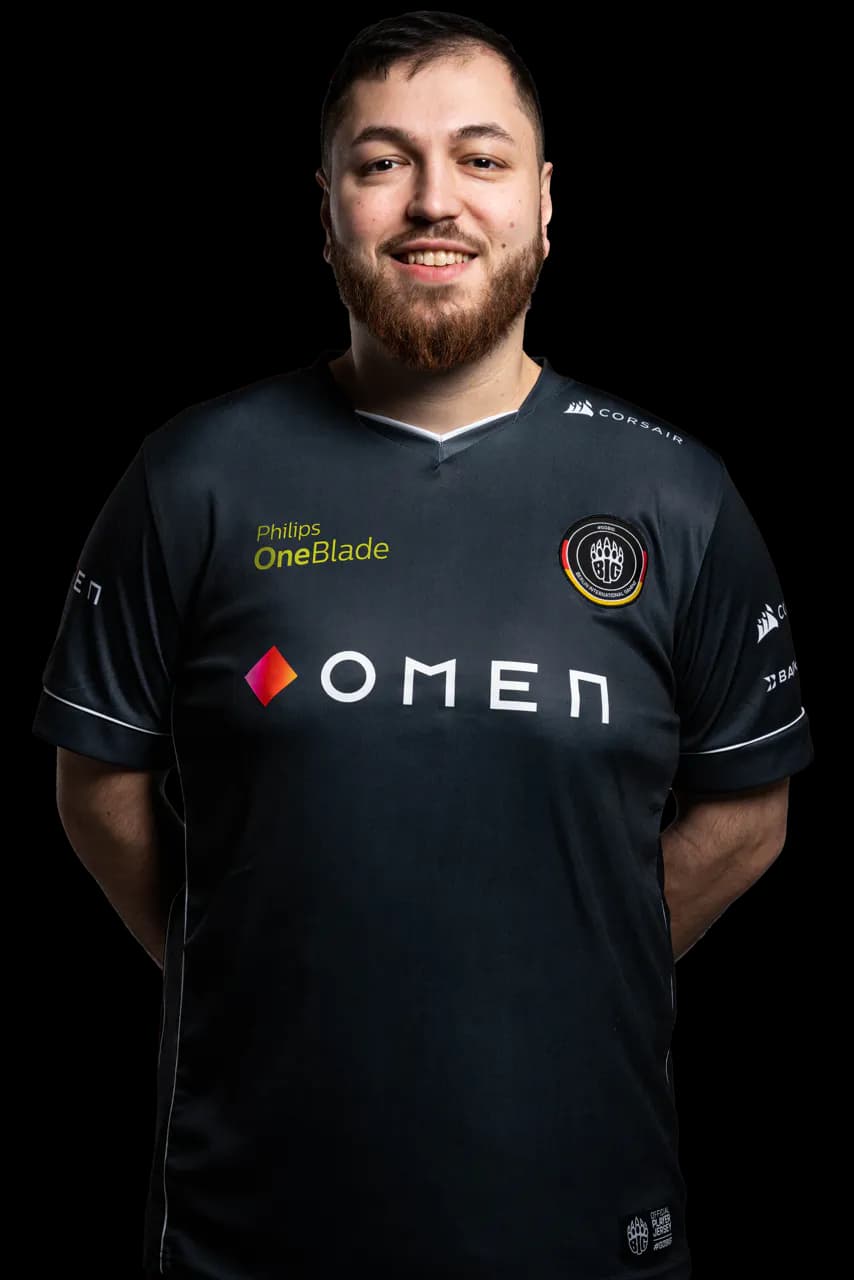 gob b - Coach at BIG esports team recommends LeetDesk gaming desks